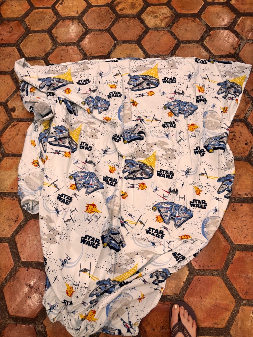 Pottery Barn Star Wars Millennium Falcon Sheet Set - Discontinued Pattern - Picture 2 of 3